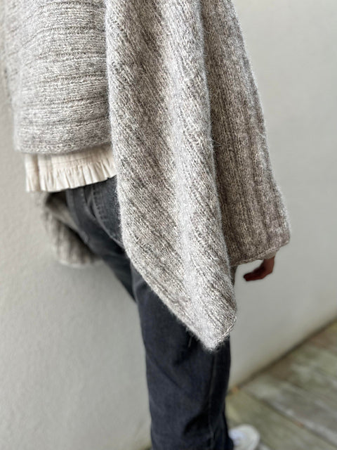 Strickpaket My Comfy Poncho von NORgardknitters aus dem Originalgarn von Isager